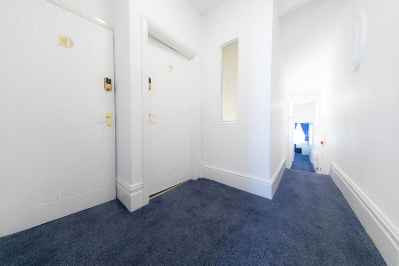 Economy Triple Room